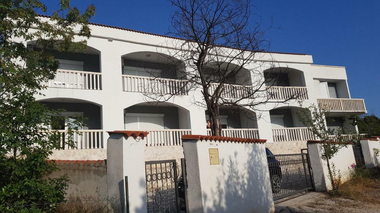 Apartmani Lazarevic لوستيكا المظهر الخارجي الصورة